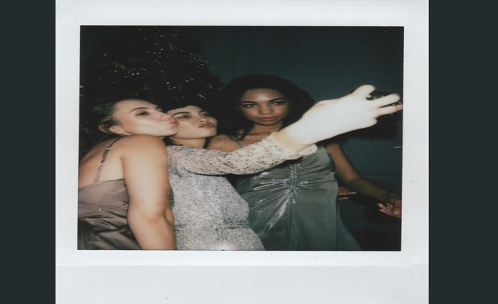 4 Perfect Christmas Outing Ideas for You and Your Friends 4 Perfect Christmas Outing Ideas for You and Your Friends