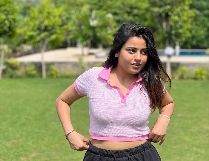 Nishu Tiwari Net Worth 3