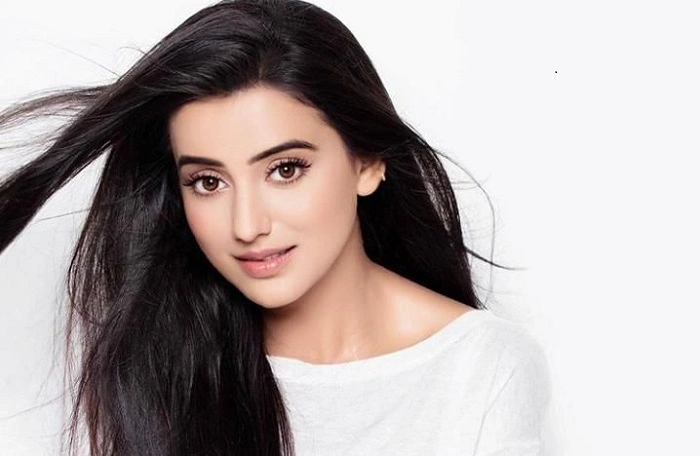Why Akshara Singh Height Is a Talking Point