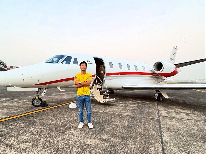 Ayush Bhandari Early Life and Background